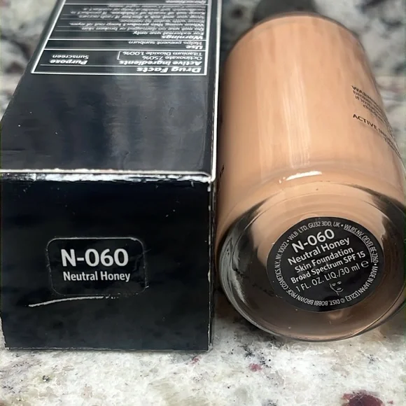 Bobbi Brown Neutral Honey Skin Foundation - Picture 3 of 6